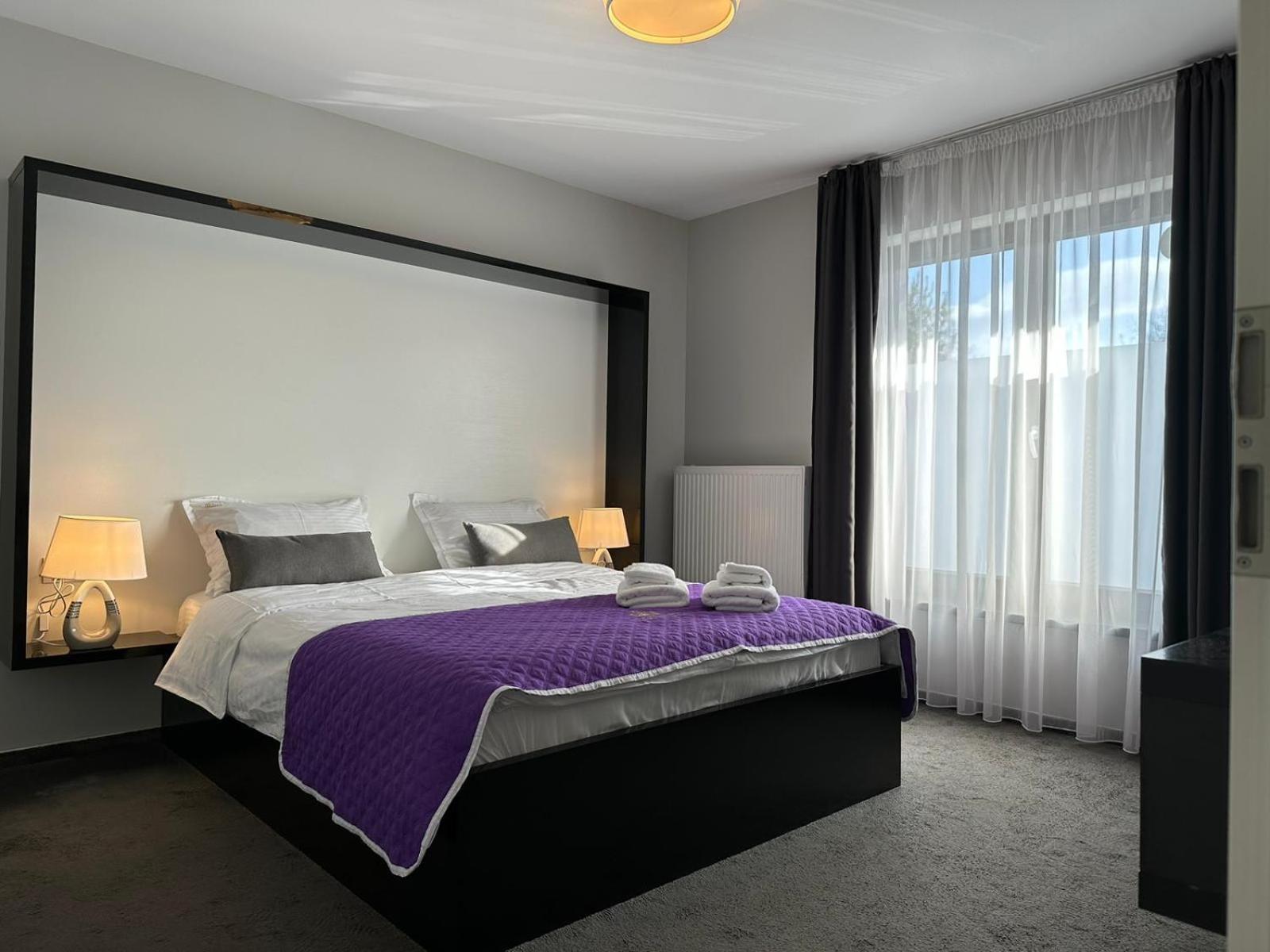 Luxury Glam Apartments & Studios Near Coresi Mall Μπρασόβ Εξωτερικό φωτογραφία