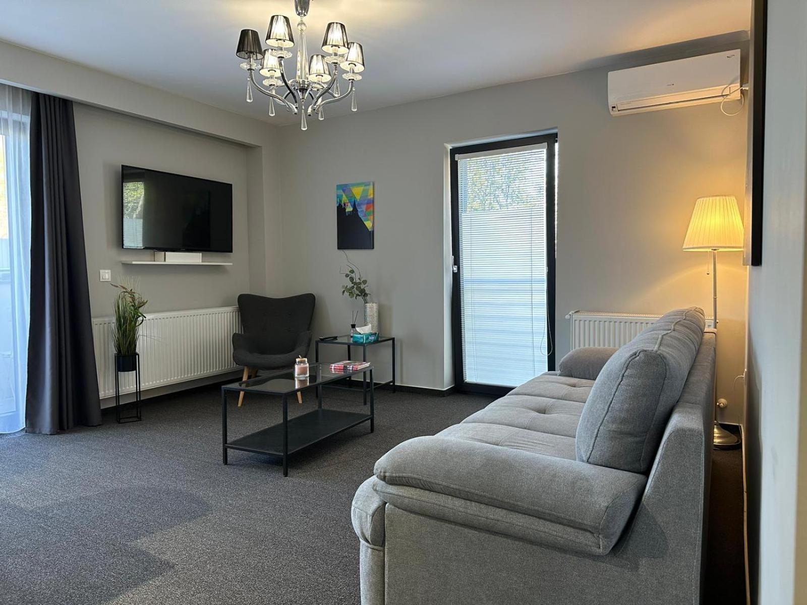 Luxury Glam Apartments & Studios Near Coresi Mall Μπρασόβ Εξωτερικό φωτογραφία