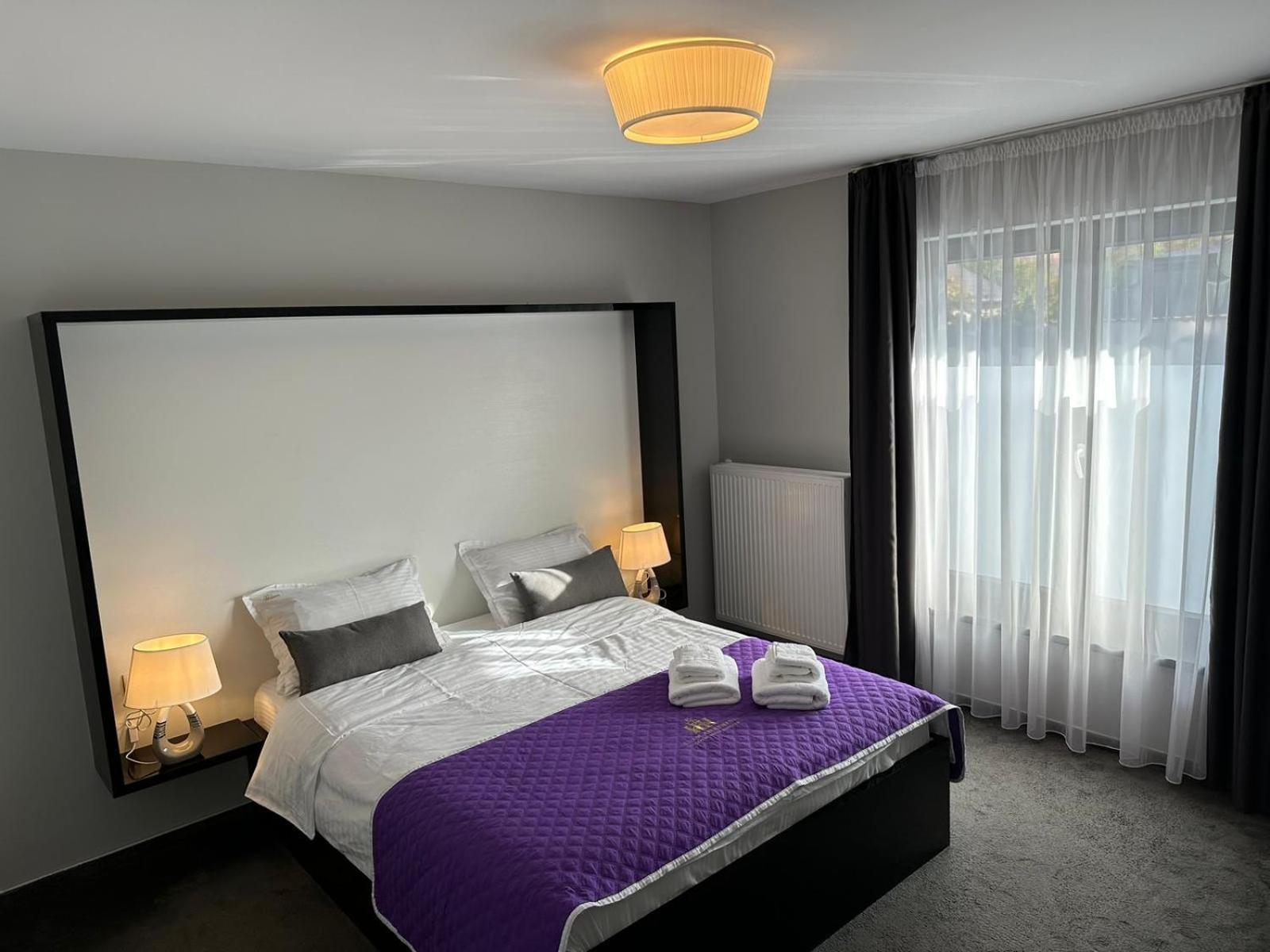 Luxury Glam Apartments & Studios Near Coresi Mall Μπρασόβ Εξωτερικό φωτογραφία
