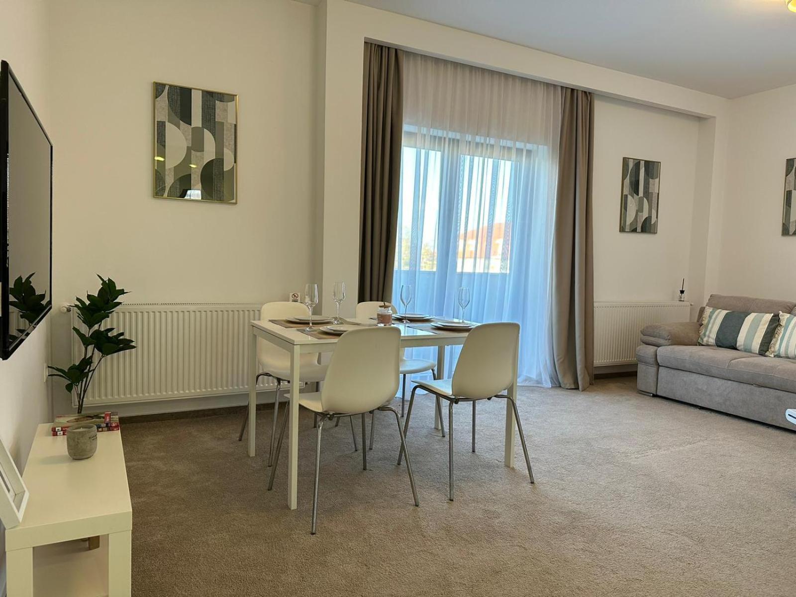 Luxury Glam Apartments & Studios Near Coresi Mall Μπρασόβ Εξωτερικό φωτογραφία