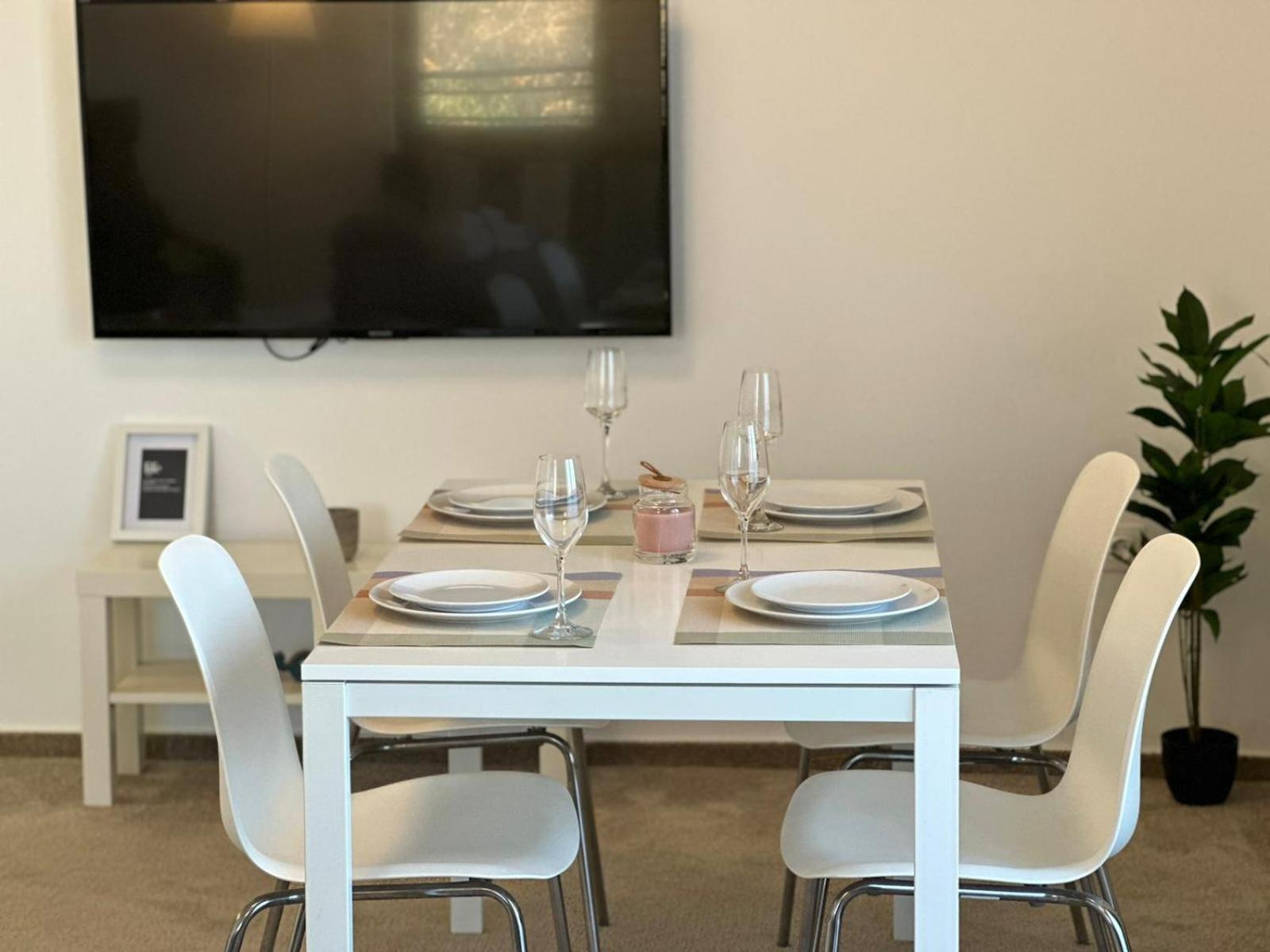 Luxury Glam Apartments & Studios Near Coresi Mall Μπρασόβ Εξωτερικό φωτογραφία