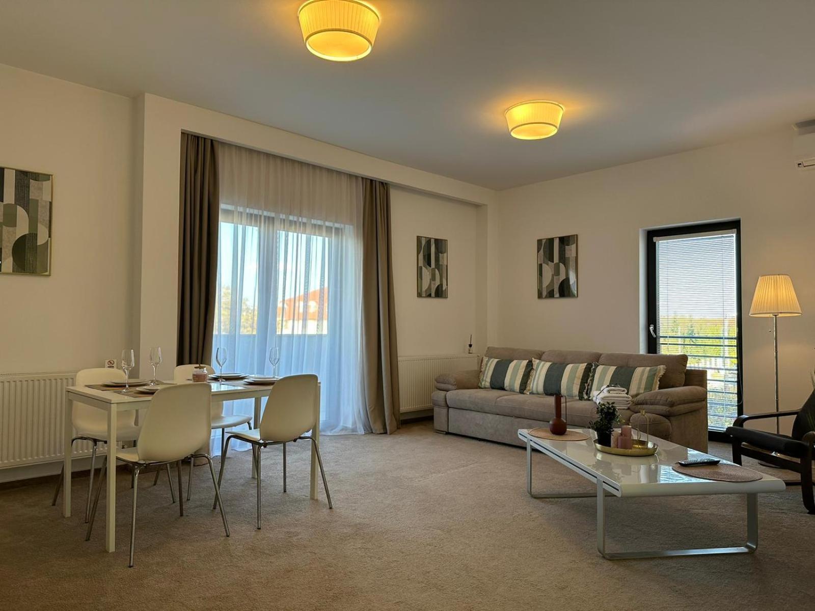 Luxury Glam Apartments & Studios Near Coresi Mall Μπρασόβ Εξωτερικό φωτογραφία
