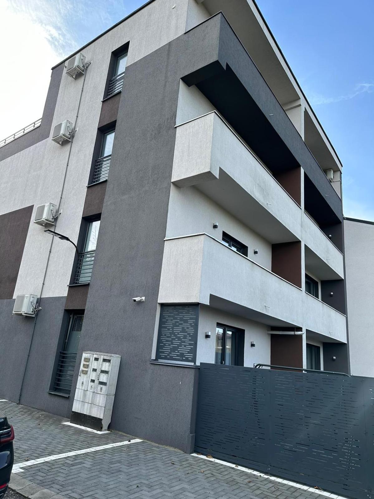 Luxury Glam Apartments & Studios Near Coresi Mall Μπρασόβ Εξωτερικό φωτογραφία