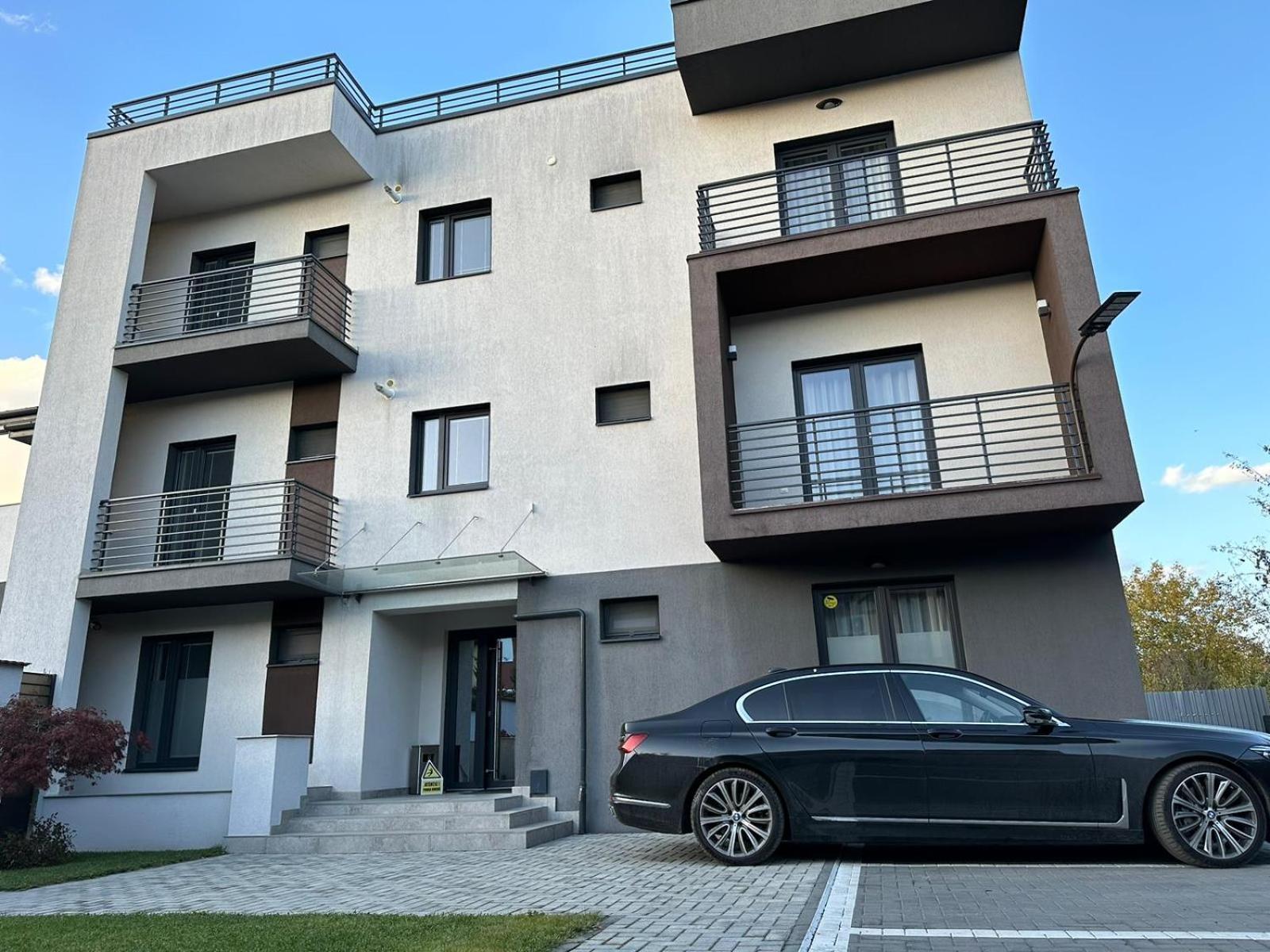 Luxury Glam Apartments & Studios Near Coresi Mall Μπρασόβ Εξωτερικό φωτογραφία