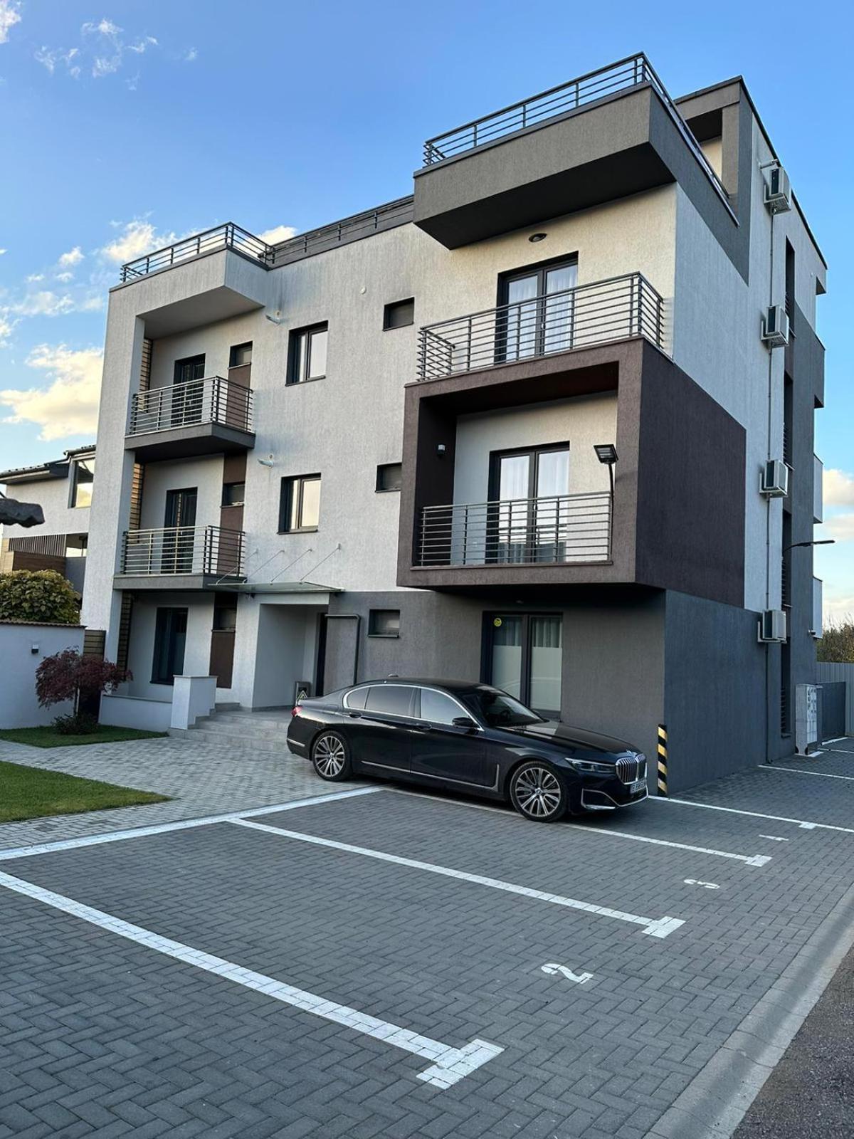 Luxury Glam Apartments & Studios Near Coresi Mall Μπρασόβ Εξωτερικό φωτογραφία