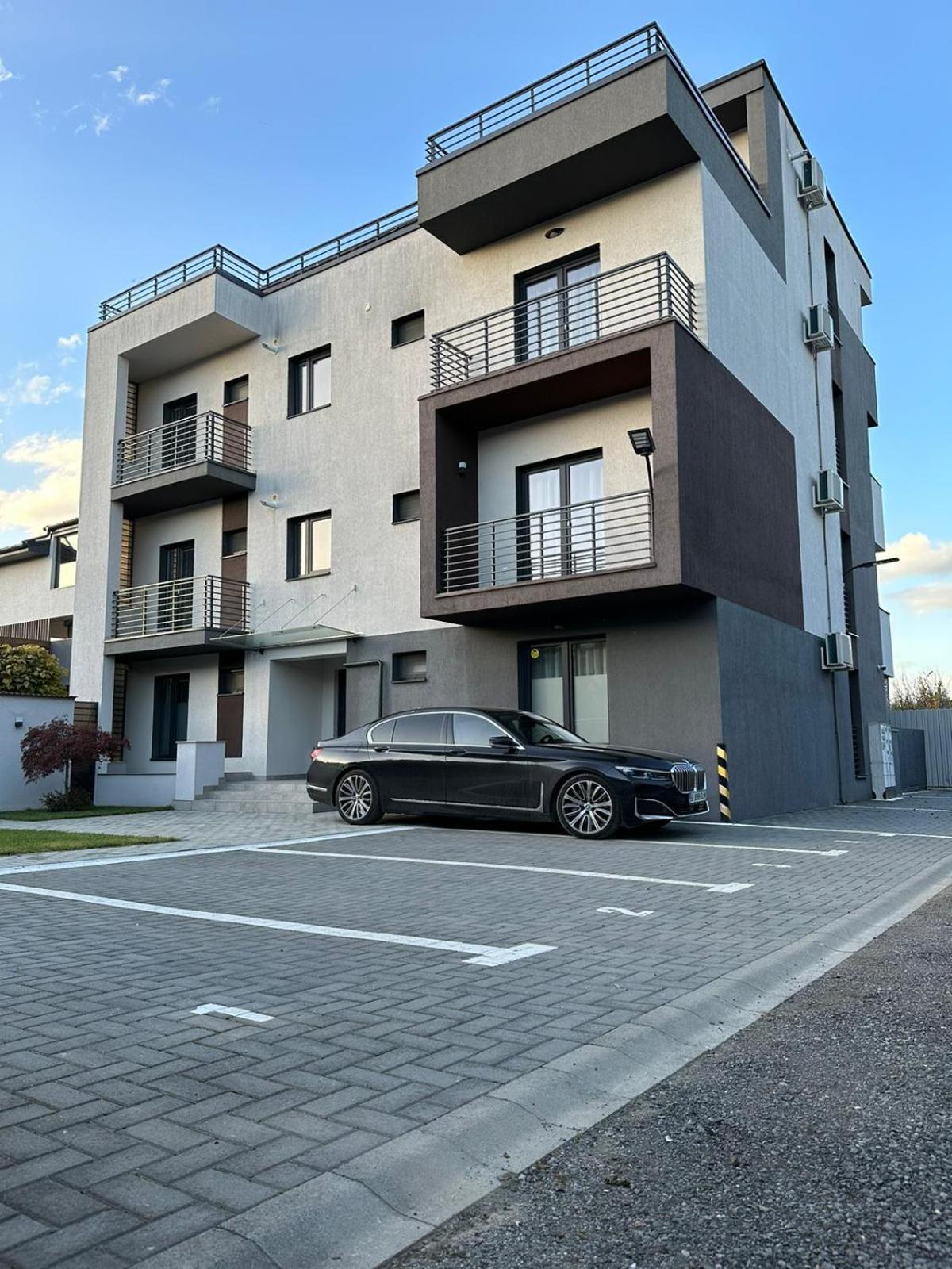 Luxury Glam Apartments & Studios Near Coresi Mall Μπρασόβ Εξωτερικό φωτογραφία