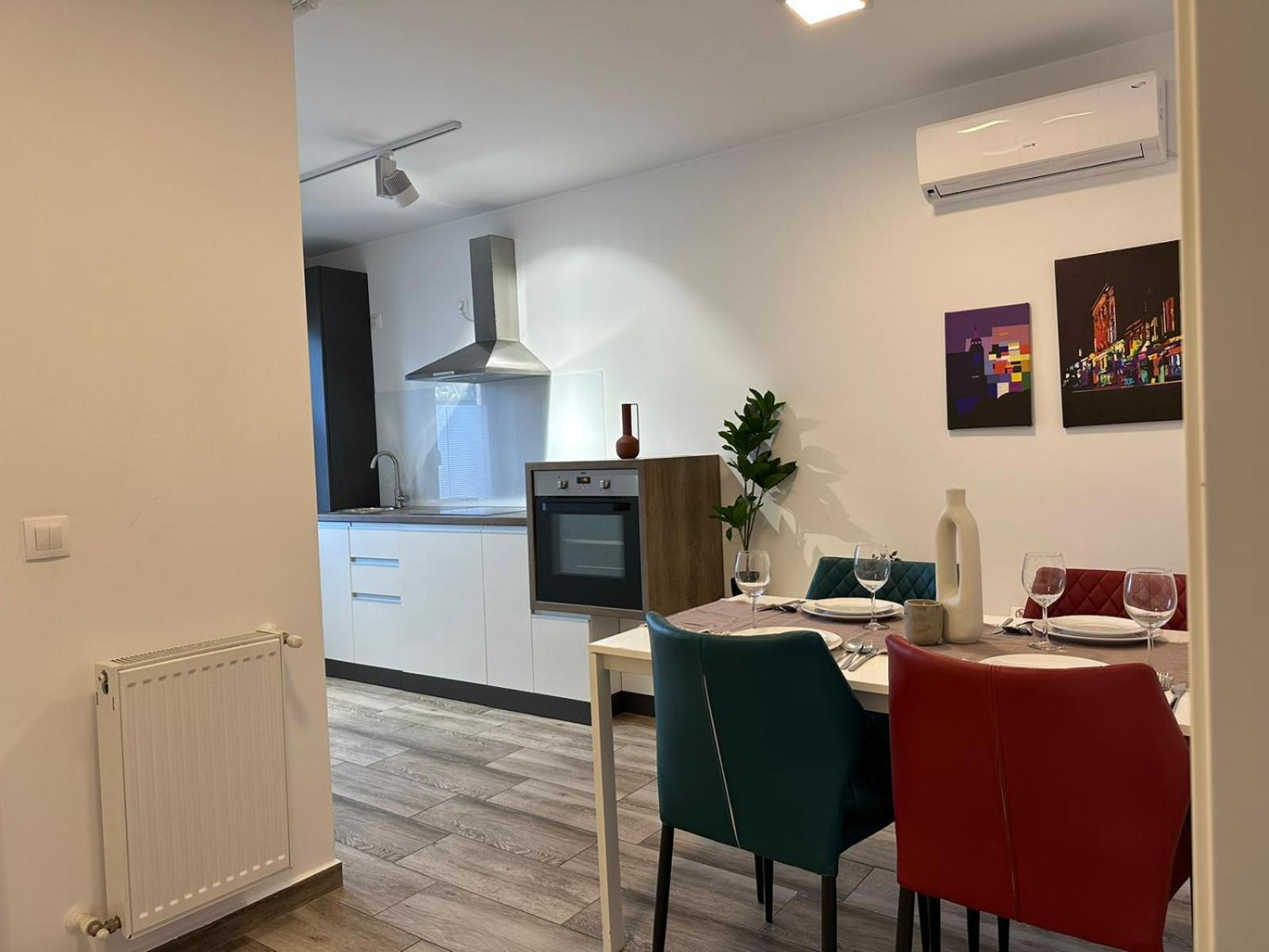 Luxury Glam Apartments & Studios Near Coresi Mall Μπρασόβ Εξωτερικό φωτογραφία