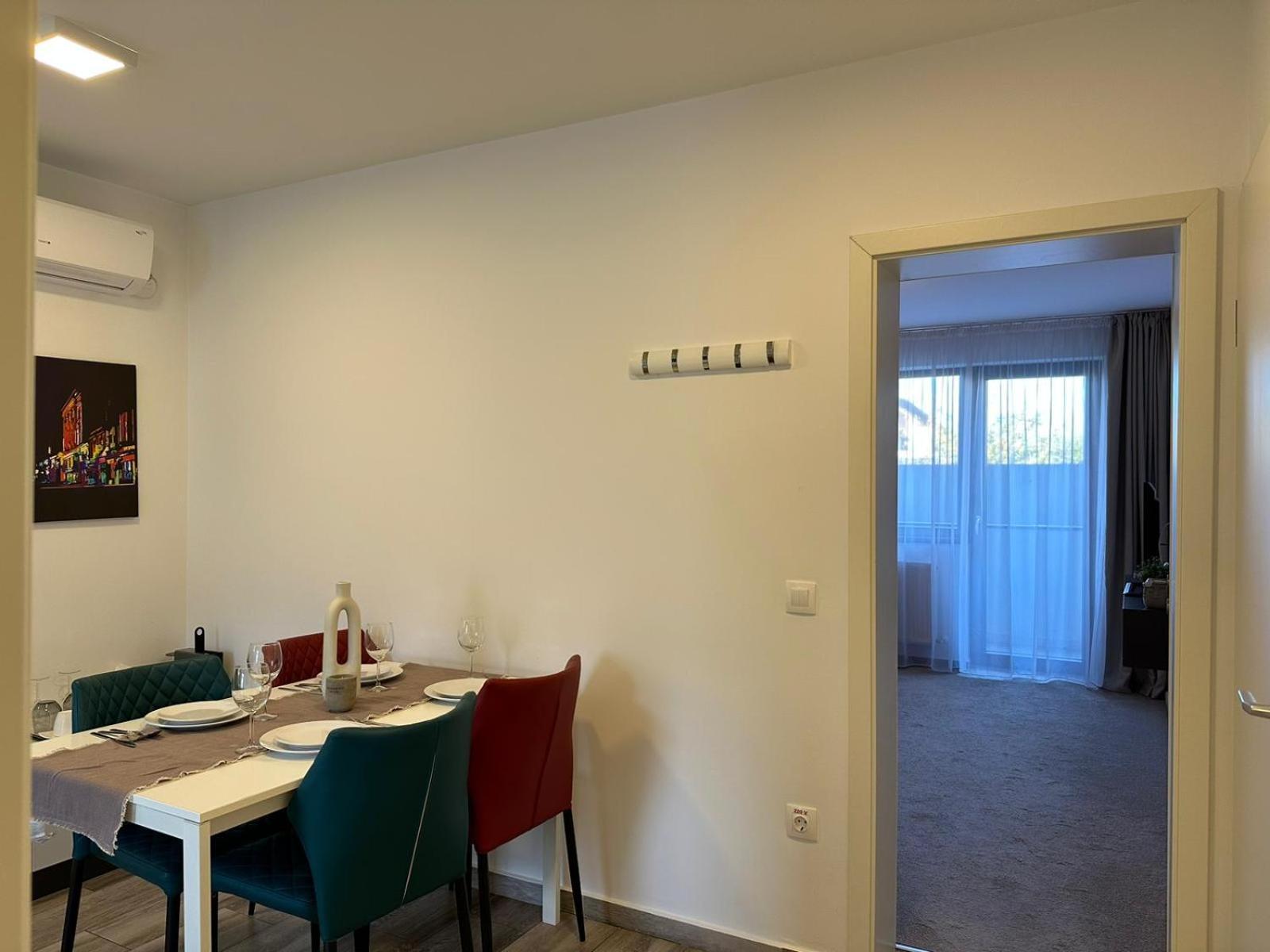Luxury Glam Apartments & Studios Near Coresi Mall Μπρασόβ Εξωτερικό φωτογραφία