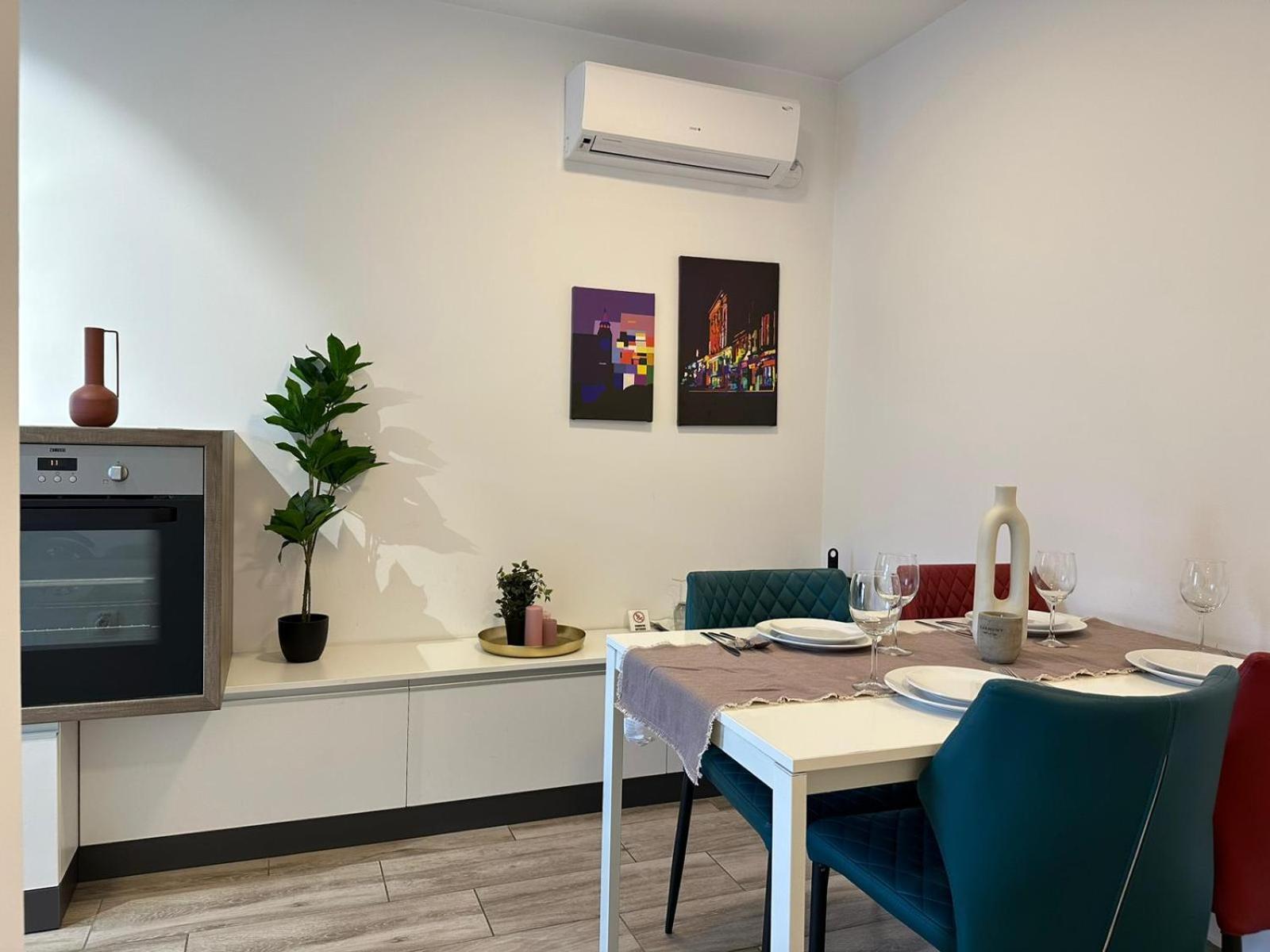 Luxury Glam Apartments & Studios Near Coresi Mall Μπρασόβ Εξωτερικό φωτογραφία